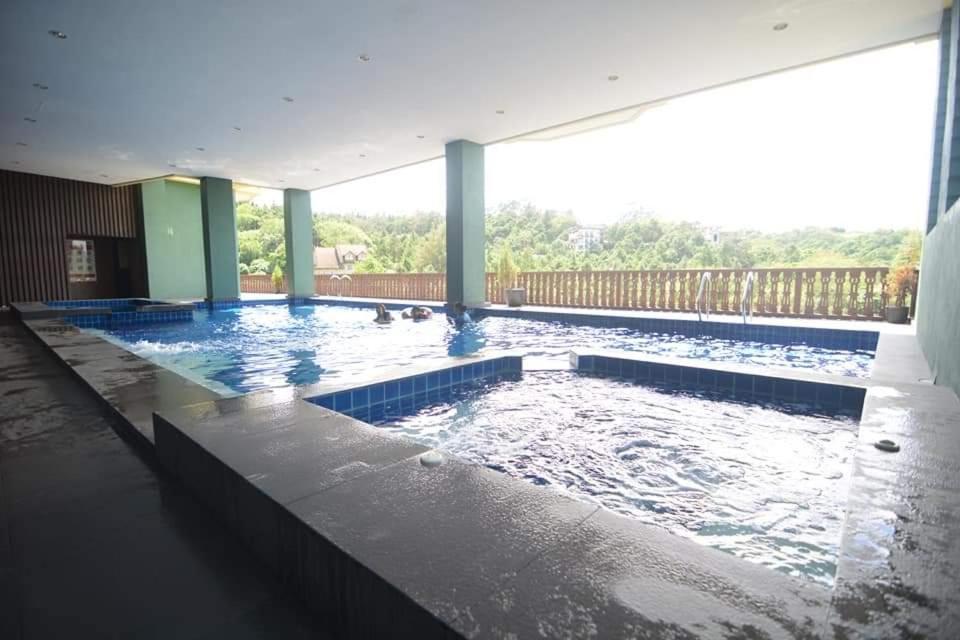 Carol Crosswinds Tagaytay Hotel Cavite City Bagian luar foto