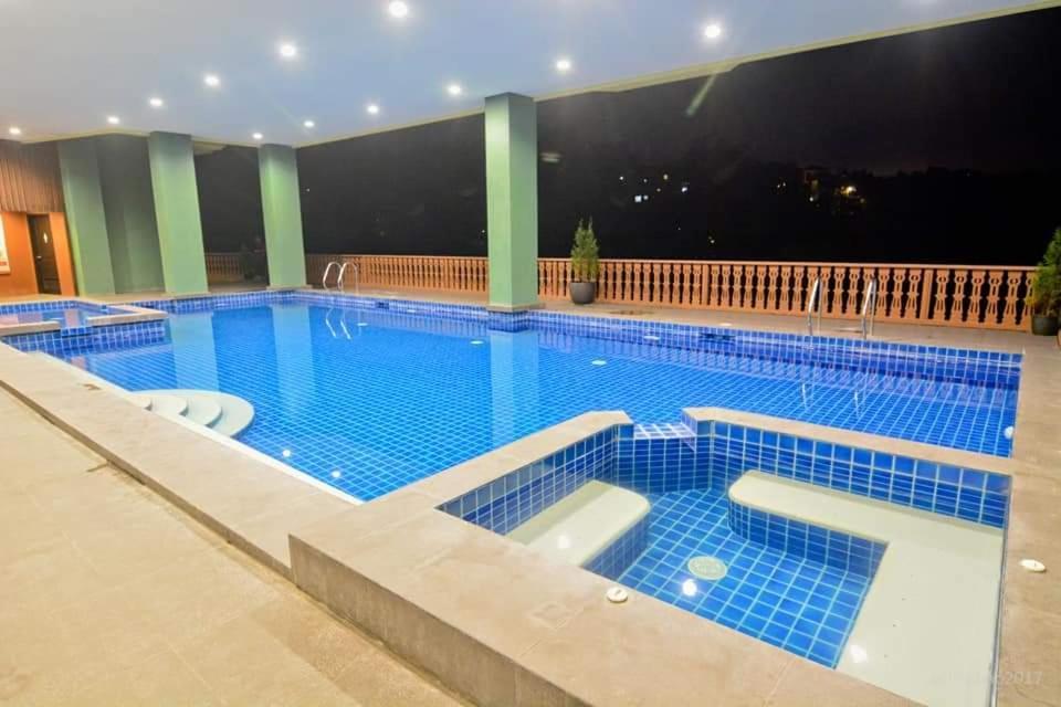 Carol Crosswinds Tagaytay Hotel Cavite City Bagian luar foto